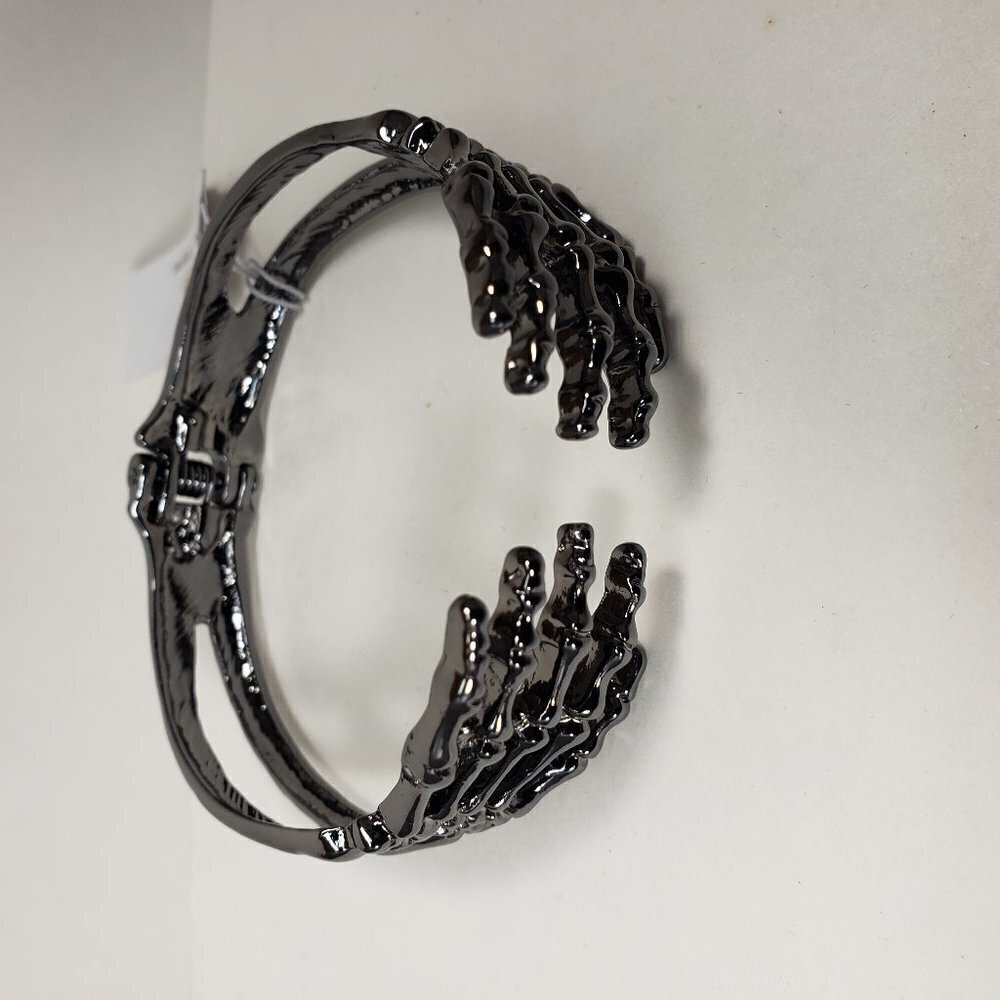 Women's Well Detailed Halloween Gun metal Skeleton Hand cuff Bracelet - Picture 2 of 5